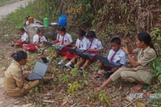 Belasan Sekolah Dasar di Pulau Kabaena Bakal Akses Internet Sepuasnya