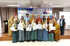 Prestasi Gemilang! 7 Siswi SLTA Bombana Raih Juara Lomba Esai Hari Pahlawan