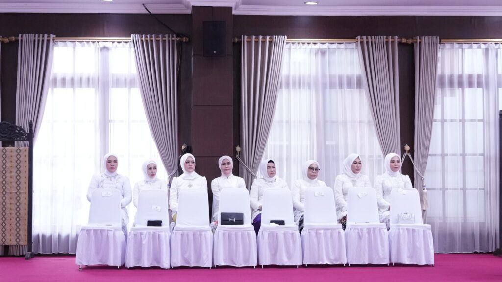 Fatmawati Kasim Marewa Resmi Nahkodai Dekranasda Bombana Periode 2025-2030 7