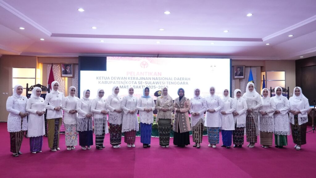 Fatmawati Kasim Marewa Resmi Nahkodai Dekranasda Bombana Periode 2025-2030 4