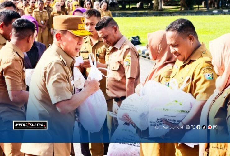 Hari Ketiga Ramadhan, Gubernur ASR Bagikan 150.000 Paket Sembako untuk Warga Sultra