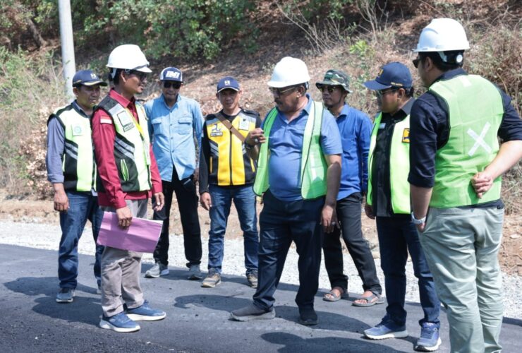 Jalan Rusak di Pulau Kabaena Siap Ditangani Perusahaan Tambang 7
