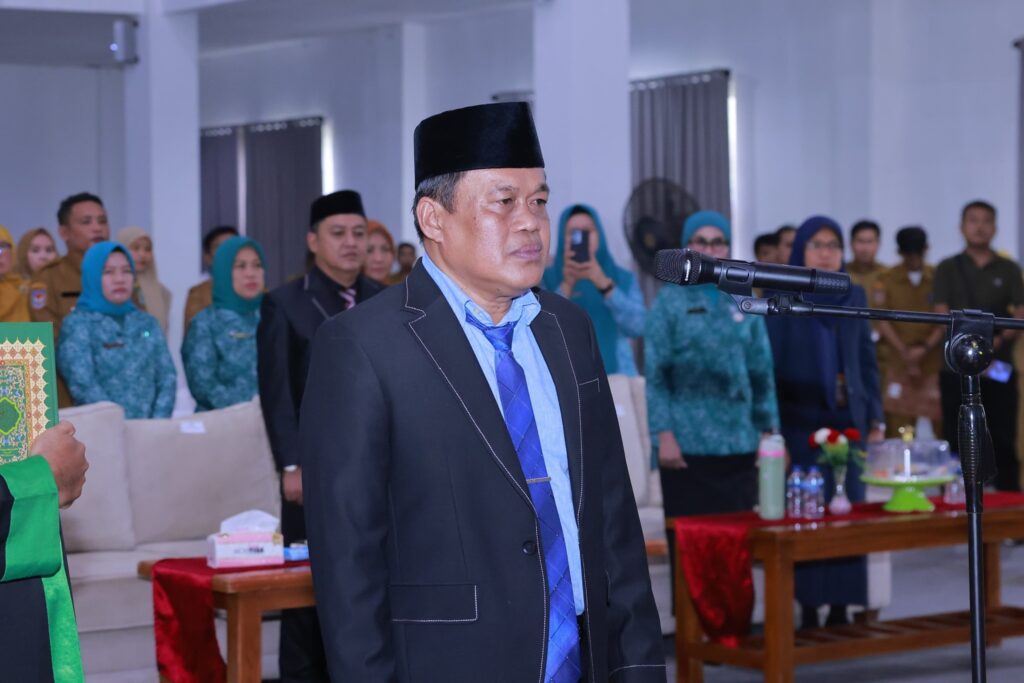 Ir. Syahrun Resmi Jabat Penjabat Sekda Bombana, Burhanuddin: Jadilah Jangkar Birokrasi yang Tangguh 3