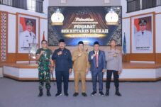 Ir. Syahrun Resmi Jabat Penjabat Sekda Bombana, Burhanuddin: Jadilah Jangkar Birokrasi yang Tangguh