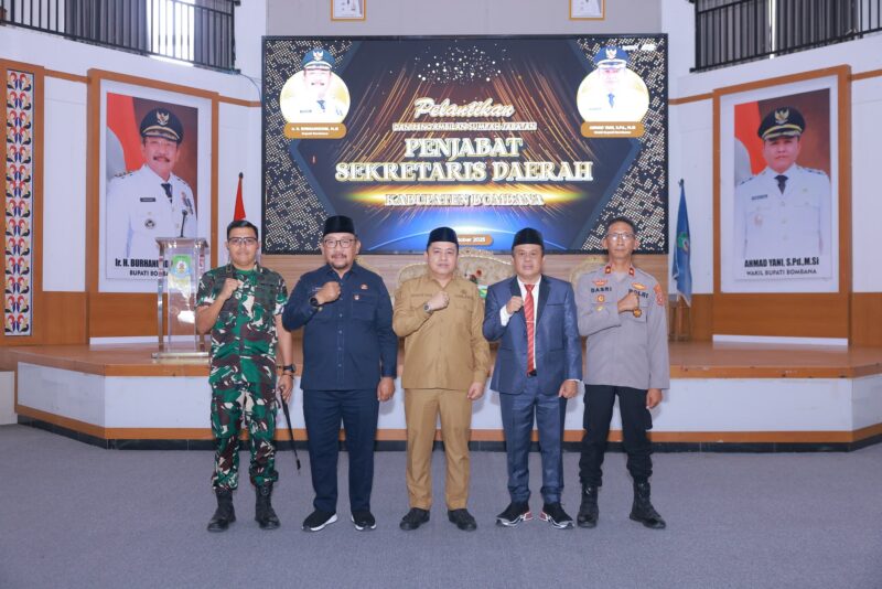 Ir. Syahrun Resmi Jabat Penjabat Sekda Bombana, Burhanuddin: Jadilah Jangkar Birokrasi yang Tangguh 1