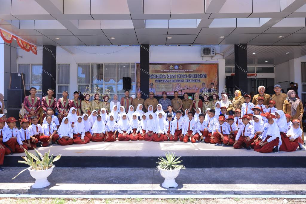 Bupati Burhanuddin Dorong Pelestarian dan Pengembangan Budaya Lokal Lewat Pameran Seni 7