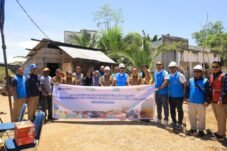 Wabup Bombana Resmikan Penyalaan Serentak Listrik Gratis bagi Warga Kurang Mampu